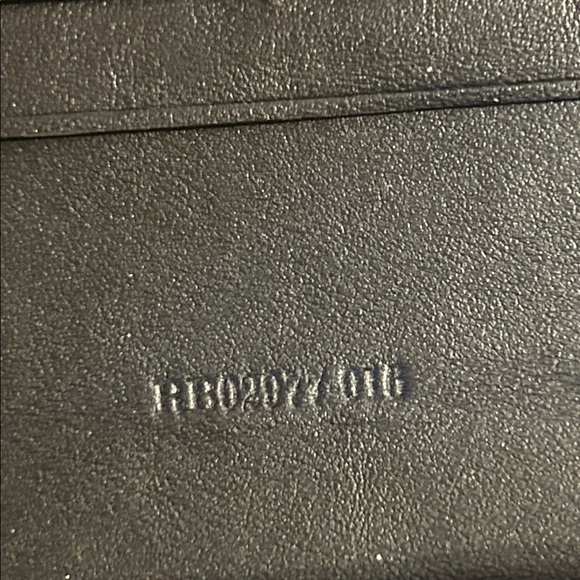 Rag & Bone Distressed silver zip around leather Wallet - Picture 10 of 11